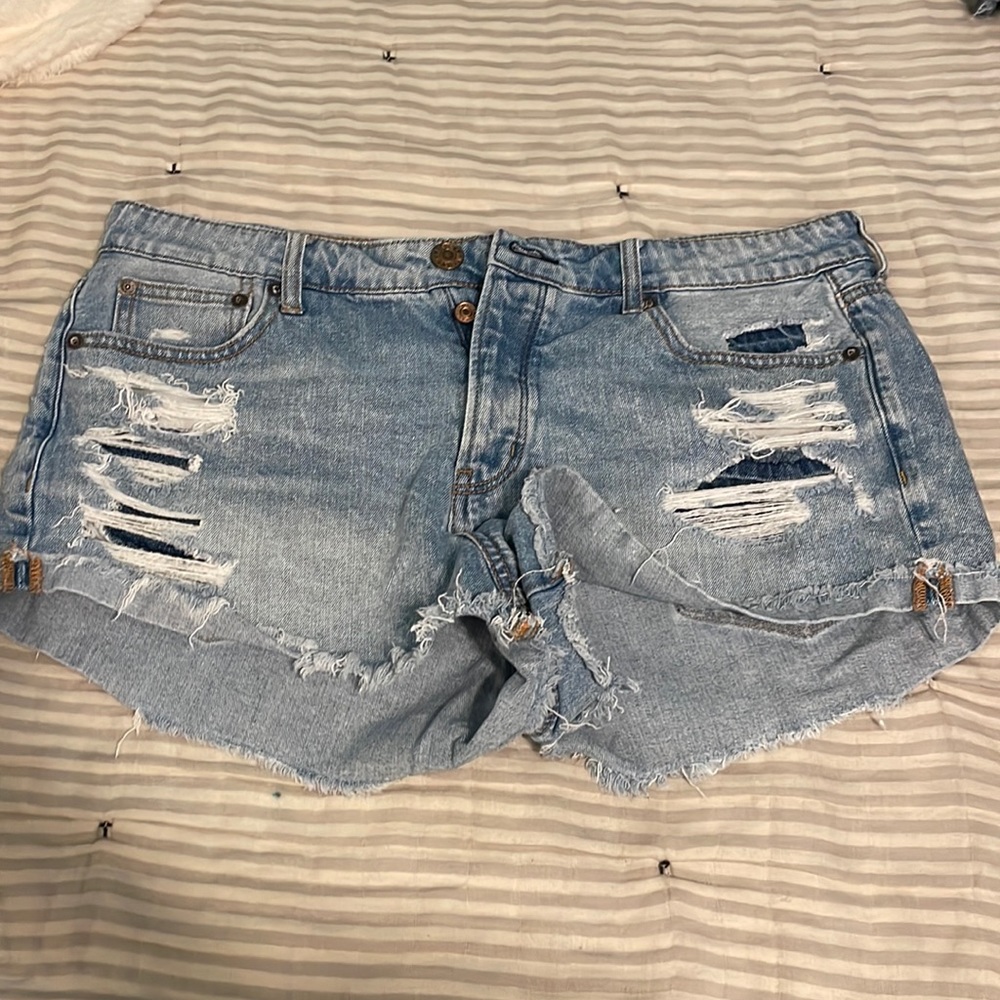 (SOLD) Woman’s Size 14 American Eagle Jean Shorts